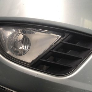 2002 - 2005 FORD FIESTA DRIVERS SIDE FOGLIGHT AND SURROUND AS PICTURED