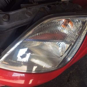 FORD FIESTA PRE FACELIFT PASSANGER SIDE HEADLIGHT AS PICTURED UNDAMAGED