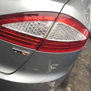 2007 -2010 FORD MONDEO MK4 DRIVERS SIDE REAR LIGHT FITTED TO THE TAILGATE