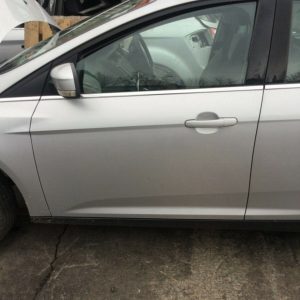 FORD FOCUS MK3 2014 N/S/F PASSENGER FRONT DOOR IN SILVER WILL COME BARE