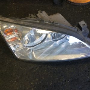 FORD MONDEO DRIVERS SIDE HEADLIGHT 1S7113005BM AS PICTURED UNDAMAGED