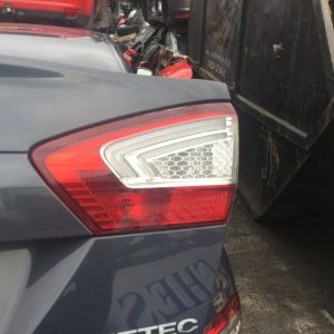 2011 FORD MONDEO DRIVERSIDE REAR LIGHT FITTED TO THE BOOT - FREE UK DELIVERY