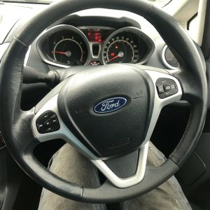 MK7 FORD FIESTA 3 SPOKE STEERING WHEEL WITH CRUISE BUTTONS NO AIRBAG INCLUDED