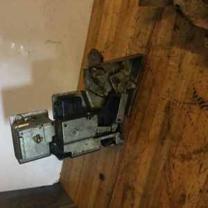 FORD TRANSIT CONNECT NEAR SIDE FRONT DOOR LOCK MECH