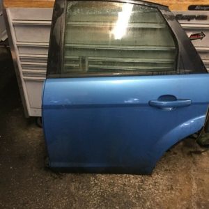 FORD FOCUS MK2/MK2.5 COMPLETE  N/S/R PASSENGER REAR DOOR IN METALLIC BLUE
