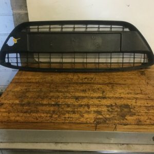 FORD FIESTA MK7 2010 LOWER FRONT GRILL NO TOW EYE COVER