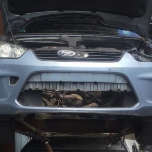 FORD C-MAX 2010 FRONT BUMPER IN LIGHT METALLIC BLUE  WITH FOG LIGHTS