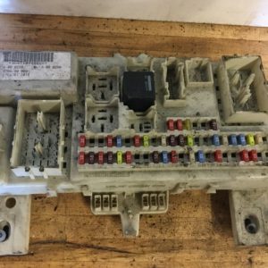 FORD FOCUS CONTROL FUSE MODULE 4M5T 14A073 BJ FULLY WORKING WHEN REMOVED.